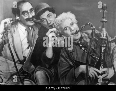 Une nuit à Casablanca une nuit à Casablanca Année : 1946 USA Les frères Marx, Groucho Marx, Harpo Marx, Chico Marx Directeur : Archie Mayo Banque D'Images