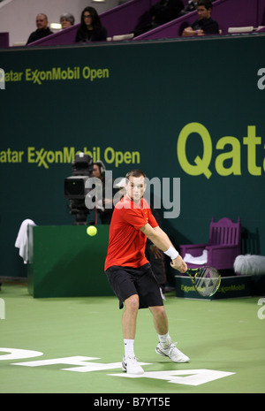 Karol Beck de la Slovaquie en tenant sur Rafael Nadal dans l'Open du Qatar 7 Janvier 2009 Banque D'Images