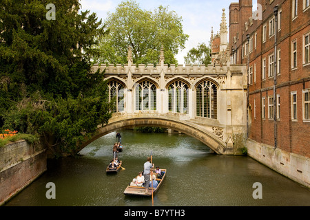 Pont des Soupirs St John's College Cambridge, Université de Cambridge, Angleterre. Banque D'Images