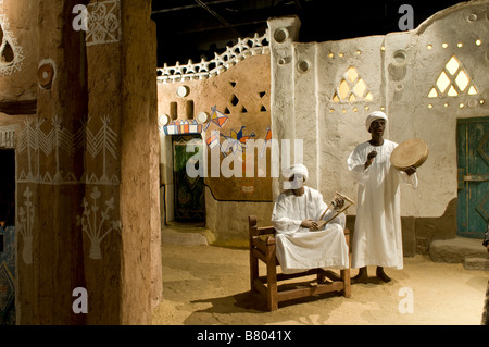 Une exposition à l'intérieur de l'ethnographie de Nubie Musée nubien officiellement le Musée International de la Nubie un musée archéologique situé à Assouan Egypte Banque D'Images