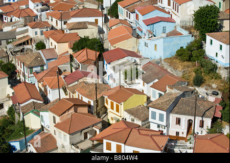 Les maisons sur Ano Vathy (partie ancienne de Samos-Town) Banque D'Images