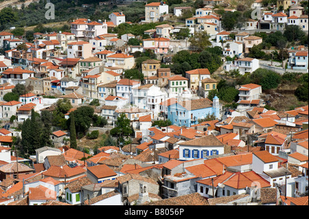 Les maisons sur Ano Vathy (partie ancienne de Samos-Town) Banque D'Images