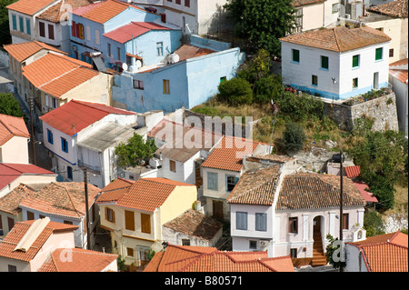 Les maisons sur Ano Vathy (partie ancienne de Samos-Town) Banque D'Images