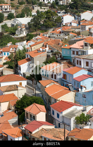 Les maisons sur Ano Vathy (partie ancienne de Samos-Town) Banque D'Images