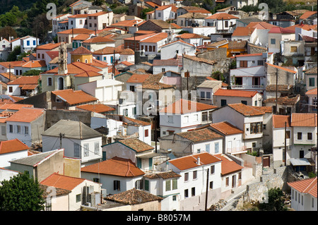 Les maisons sur Ano Vathy (partie ancienne de Samos-Town) Banque D'Images