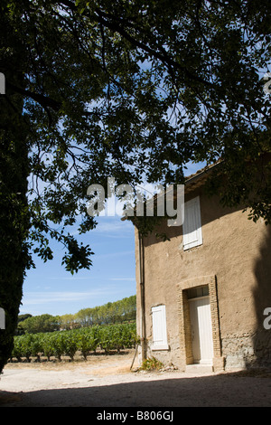 Producteur français de Provence avec maison et vignoble Banque D'Images