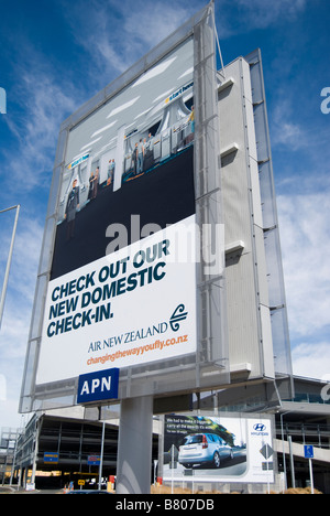 Les panneaux d'affichage extérieur, l'aéroport international de Christchurch, Harewood, Christchurch, Canterbury, Nouvelle-Zélande Banque D'Images