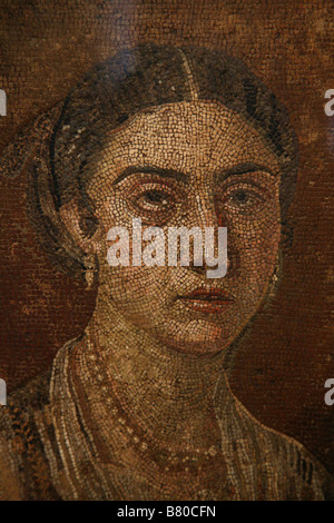 Portrait de femme mosaïque de Pompéi au Musée Archéologique National de Naples, Italie. Banque D'Images