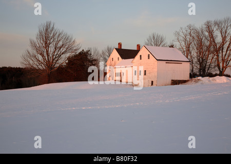 Wagon Hill Farm au coucher du soleil pendant les mois d'hiver situé à Durham New Hampshire USA qui fait partie de la Nouvelle Angleterre Banque D'Images