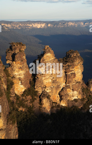 La fin de l'après-midi la lumière sur les Trois Soeurs et Jamison Valley Blue Mountains Katoomba, Australie Nouvelle Galles du Sud Banque D'Images