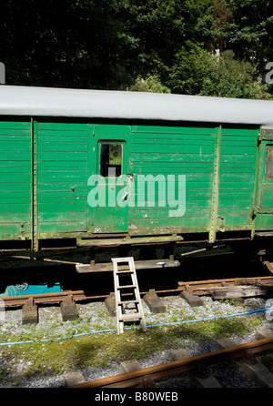 Wagon vert fixe à Llwyfan Cerrig station sur Gwili Railway dans Carmarthenshire Galles du Sud Banque D'Images