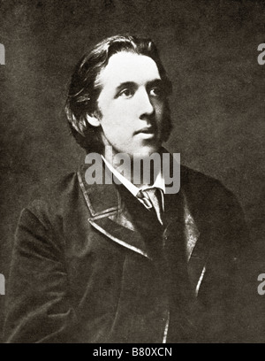 Oscar Wilde 1878 portrait photographique de l'esprit et le dramaturge irlandais sur son départ de l'Université d'Oxford Banque D'Images