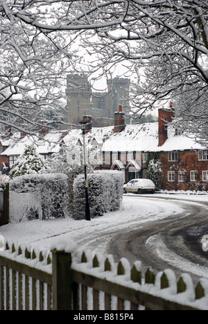 Bridge End et le château de Warwick avec snow, Warwick, Warwickshire, England, UK Banque D'Images