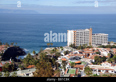 Maison de vacances Los Gigantes resort sur Tenerife hôtel et accommadation donnent sur l'océan Atlantique et La Gomera Banque D'Images