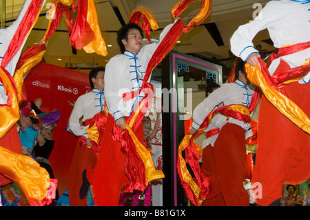 Les danseurs chinois le Nouvel An chinois à montrer à Bangkok Banque D'Images