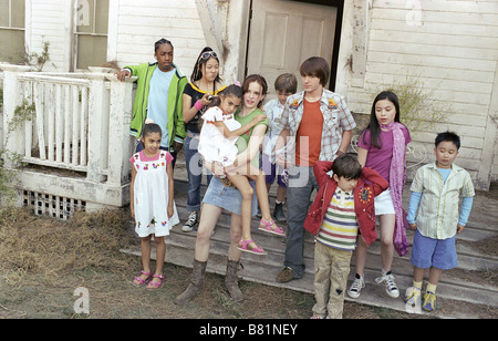 Une Famille 2 en 1 Une Famille 2 en 1 / Une famille deux en un an : 2005 USA peu JJ, Miki Ishikawa, Danielle Panabaker, Drake Bell, Miranda Cosgrove, Andrew Vo, Jessica et Jennifer Habib, Nicholas Roget-King Réalisateur : Raja Gosnell Banque D'Images