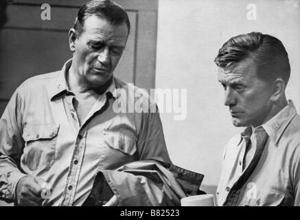 En Danger Année : 1965 USA Réalisateur : Otto Preminger John Wayne, Kirk Douglas Banque D'Images