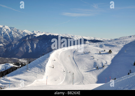 Pistes de ski du Monte Baldo Italie du Nord Banque D'Images