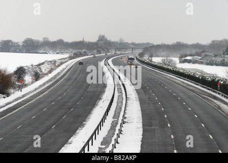 Autoroute M3 en temps de neige,Surrey Banque D'Images