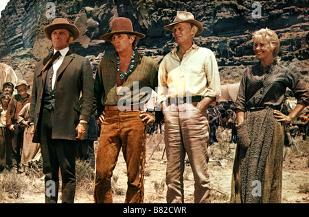 La route de l'Ouest Année : 1967 USA Kirk Douglas, Robert Mitchum, Richard Widmark, Lola Albright Directeur : Andrew McLaglen V. Banque D'Images