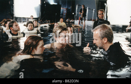 Titanic USA Année : 1997 Réalisateur : James Cameron James Cameron, Leonardo DiCaprio, Kate Winslet Shooting photo Banque D'Images