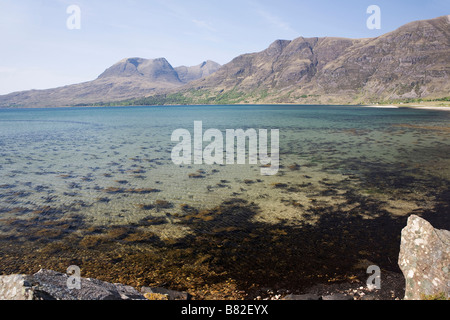 Beinn Alligin vu que depuis le Loch Torridon, Annat, les Highlands écossais, au nord ouest de l'Écosse, Grande-Bretagne Banque D'Images