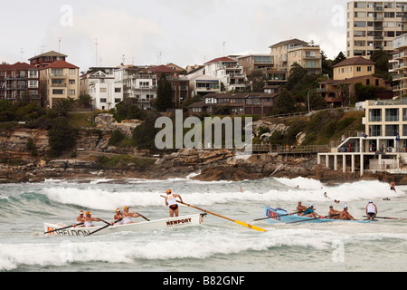 La concurrence Surfboat sur Bondi Beach 2007 Banque D'Images