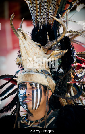 Artiste de rue, habillés comme des Indiens maya Playa del Carmen Mexique Banque D'Images