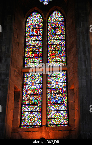 L'église du prieuré dans les ruines historiques de l'ancien prieuré augustinien de St Mary et St Cuthbert à Bolton Abbey, Yorks Banque D'Images