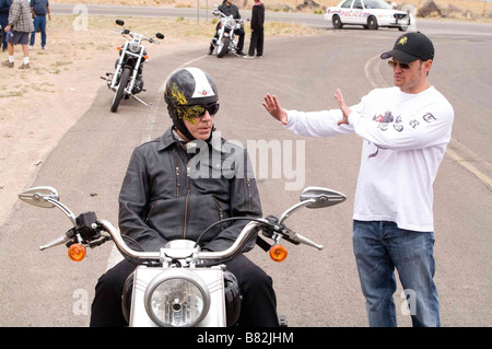 Walt Becker Walt Becker Réalisateur : Walt Becker avec Tim Allen pendant le tournage / sur l'ensemble du film Bande de sauvages / WILD HOGS Année : 2007 USA Banque D'Images