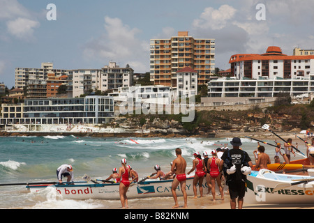 La concurrence Surfboat sur Bondi Beach 2007 Banque D'Images