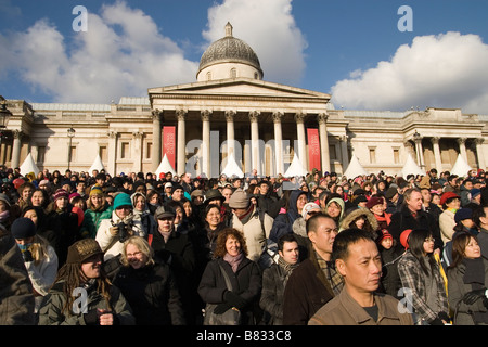 Grande Foule à Trafalgar Square de Londres Banque D'Images