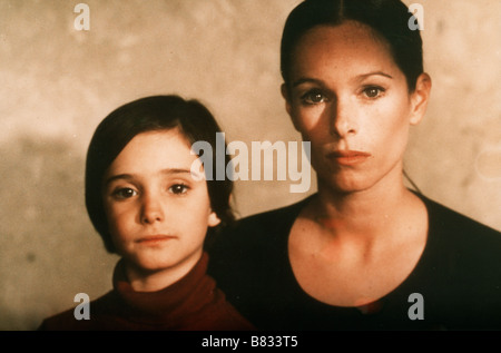 Cría cuervos Année : 1976 Espagne Geraldine Chaplin, Ana Torrent Réalisateur : Carlos Saura Banque D'Images