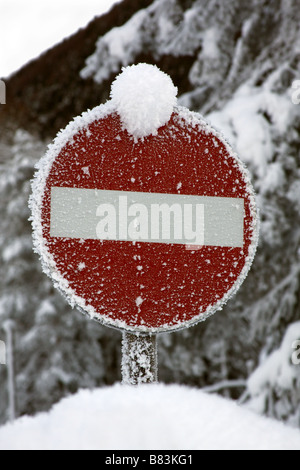 Aucun signe d'entrée couvert de neige Banque D'Images