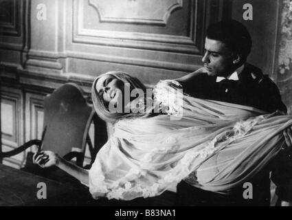 Les amants d'outre-tombe Amanti d'oltretomba, Gli / Les amants d'outre tombe (1965) Italie Barbara Steele, Laurence Clift Réalisateur : Antonio Margheriti Banque D'Images