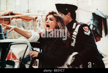 Un Complicato intrigo di donne, vicoli e delitti Année : 1986 Italie Directeur : Lina Wertmüller Ángela Molina Banque D'Images