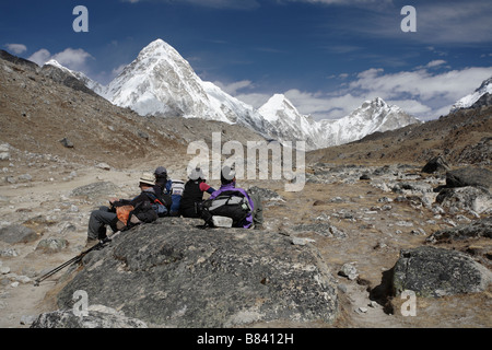 Vue sur la vallée du Khumbu à Duglha entre Nord et Lobuche Banque D'Images