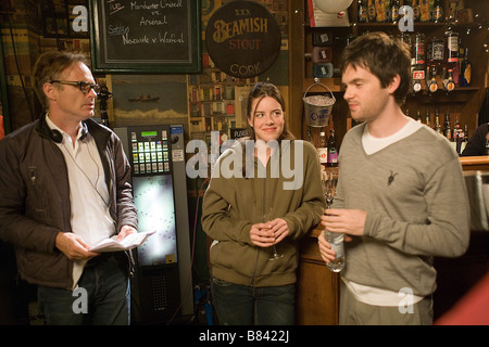 Stephen Surjik Stephen Surjik Réalisateur Stephen Surjik avec Michelle Ryan et Tom Riley sur le tournage du film set / surle JE VEUX Candy Année : 2007 - UK Banque D'Images