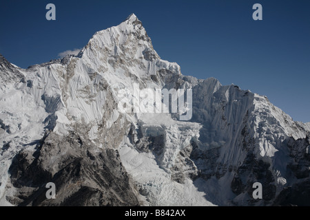 Vue sur le mont Nupse depuis le sommet du Kala Patthar Banque D'Images