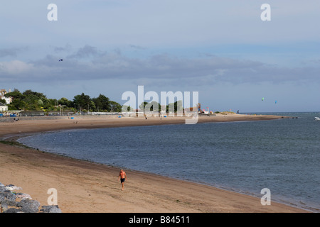 Kitesurfers à beach Exmouth Devon, Angleterre Royaume-Uni Banque D'Images