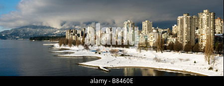 Une vue panoramique de la baie English et Sunset Park en hiver sur la côte ouest de la Colombie-Britannique Vancouver Canada Banque D'Images