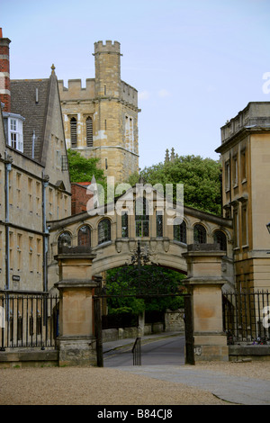 Catte Street en direction de Hertford College et le Pont des Soupirs, New College Lane, Oxford, Oxfordshire, UK Banque D'Images