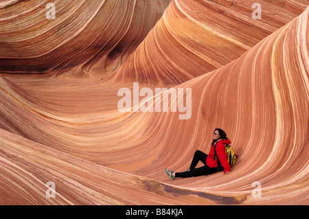 L'exploration de la vague, le Coyote Buttes North Vermillion, Désert, Arizona Banque D'Images