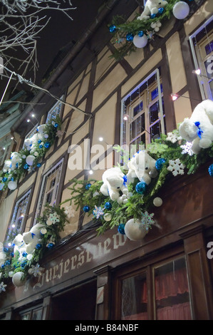 Maison avec décoration de Noël, Strasbourg, Alsace, France Banque D'Images