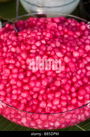 Cheshnuts croquant Rubis (eau douce) marché de Chatuchak Bangkok Décrochage Banque D'Images