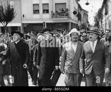 Don Camillo monsignore ma non troppo année 1961, Fernandel, Ruggero de Daninos, Saro Urzì, Gino Cervi Réalisateur : Carmine Gallone Banque D'Images