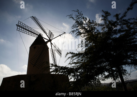 Silhouette de moulin à vent près de Palma de Majorque Banque D'Images