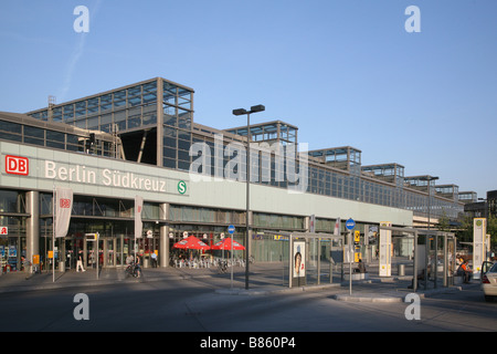 La gare Bahnhof Suedkreuz Berlin Banque D'Images