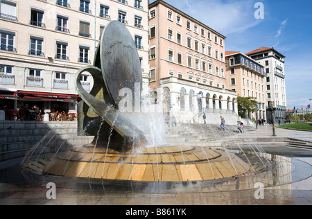 Fontaine sur la Place Louis Pradel, dans le centre de Lyon Banque D'Images