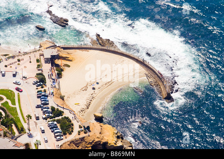 La Jolla Cove et plage antenne sur California coast Banque D'Images